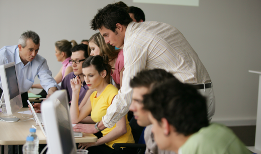 As tres universidades de Galicia estudan a implantación de itinerarios en galego en varios graos o vindeiro curso