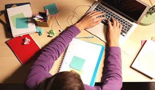 La Autoridad Educativa de Irlanda del Norte excluye el irlandés de los materiales a distancia