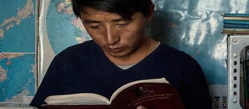 A China libera o activista Tashi Wangchuk, defensor da lingua tibetana