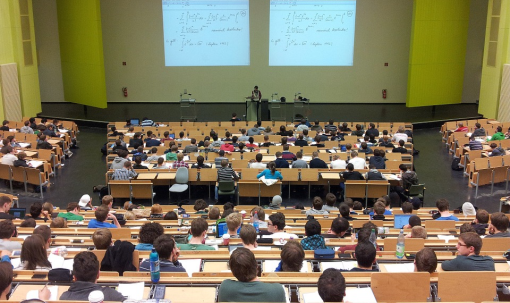 Unha investigación da Universidade de Santiago de Compostela constata que a presenza do portugués no sistema educativo galego é deficitaria