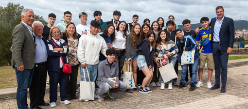  López Campos anima o alumnado do Instituto Santiago Apóstol de Bos Aires a manter vivo o legado de Galicia e dos seus devanceiros na Arxentina 
